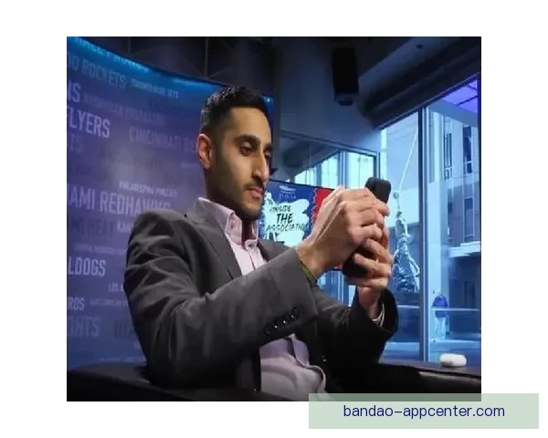 炸裂!Shams称自己或比卢普斯罗齐尔更早获知被捕消息 炸裂!Shams称自己或比卢普斯罗齐尔更早获知被捕消息